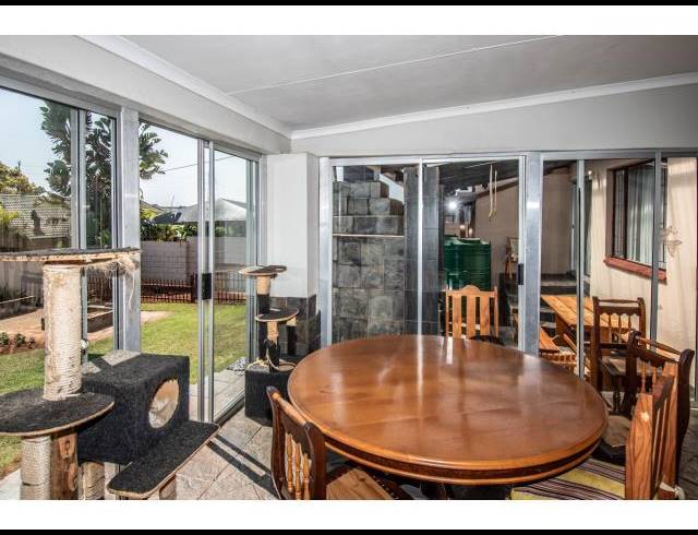 6 BEDROOM HOUSE FOR SALE IN WHITE RIVER EXT 18